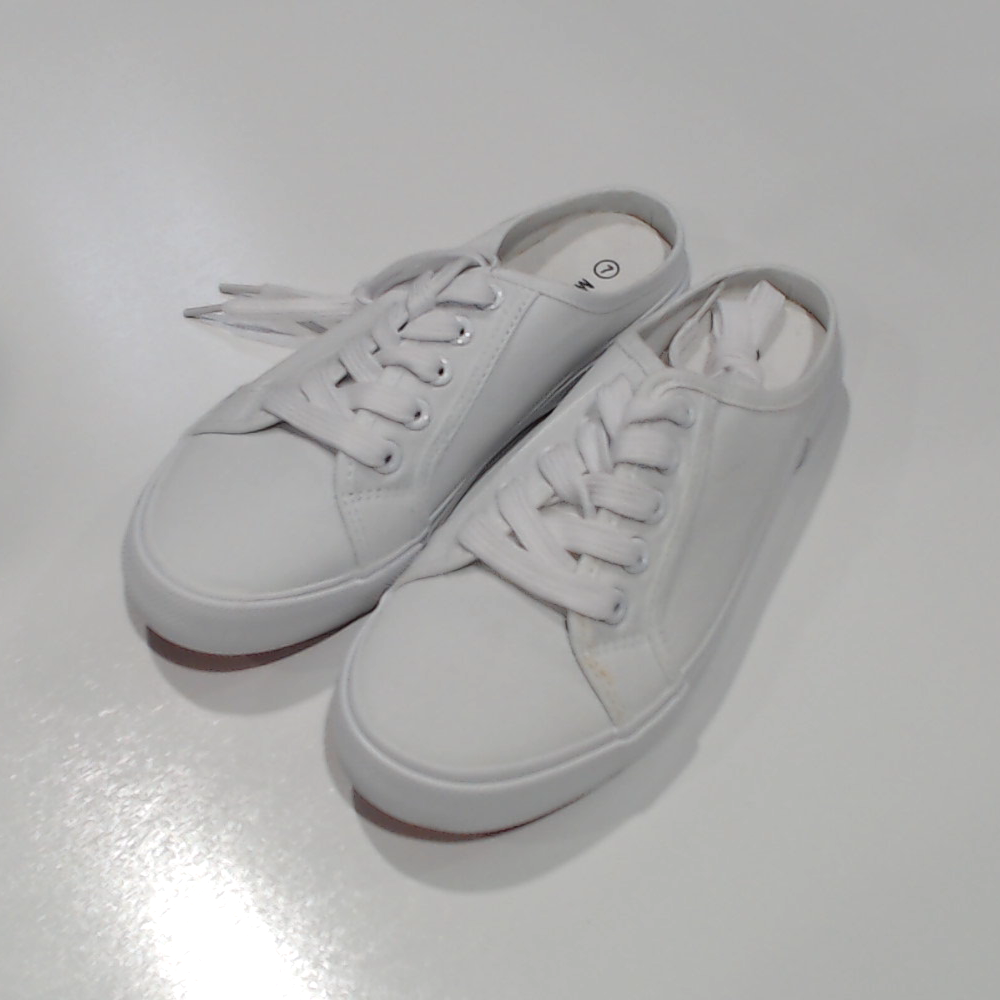 BLOOPER SHOES: BLANK White Sneakers