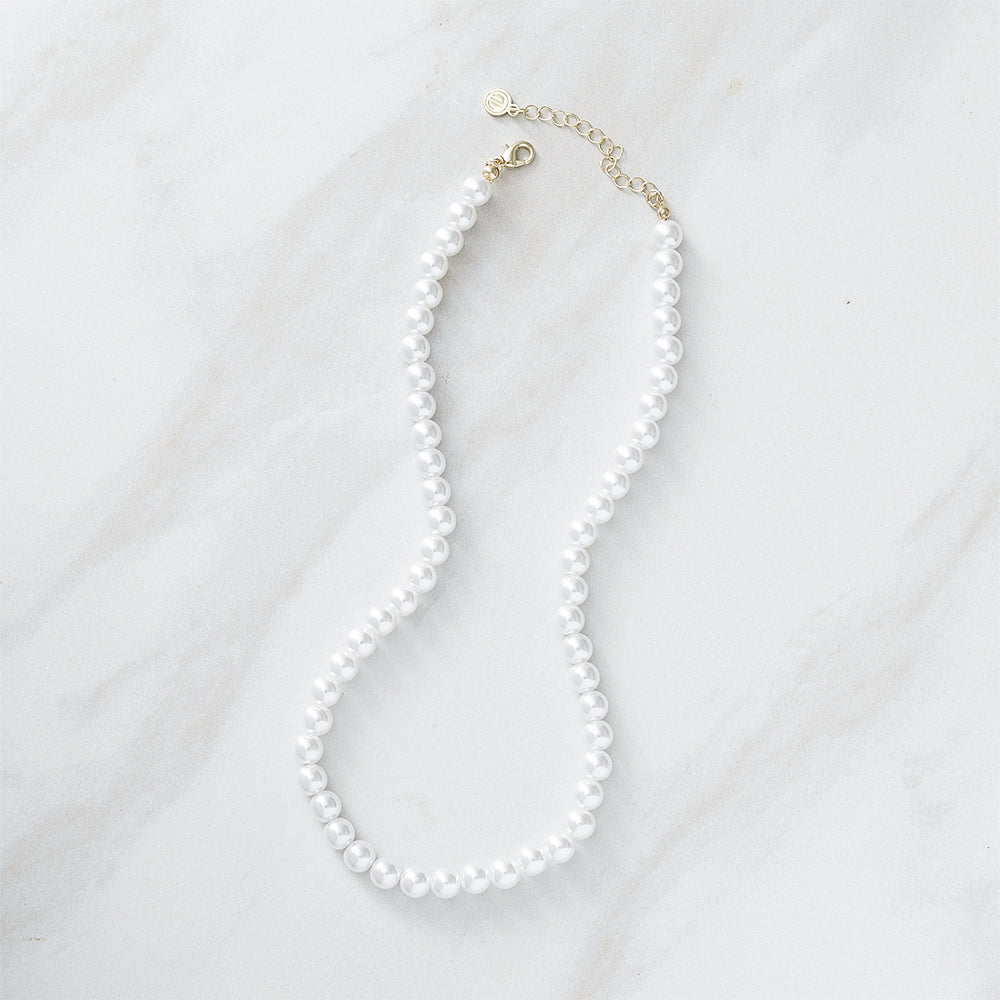 pearl necklace nm on marble