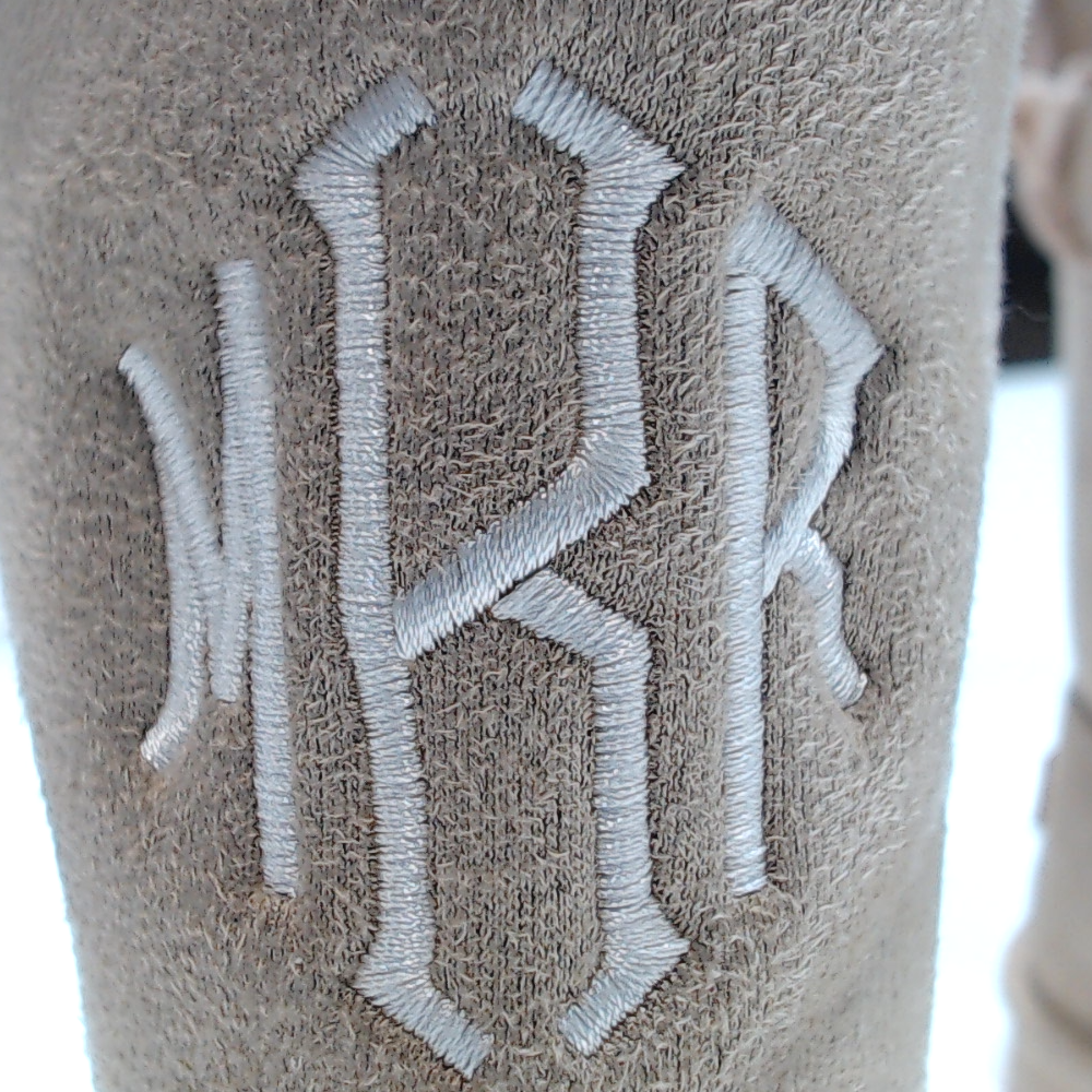 BLOOPER KIDS: Monogrammed Kids Sherpa Tie Booties