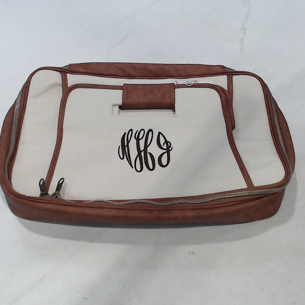 BLOOPER ACCESSORY: Monogrammed Casserole Carrier