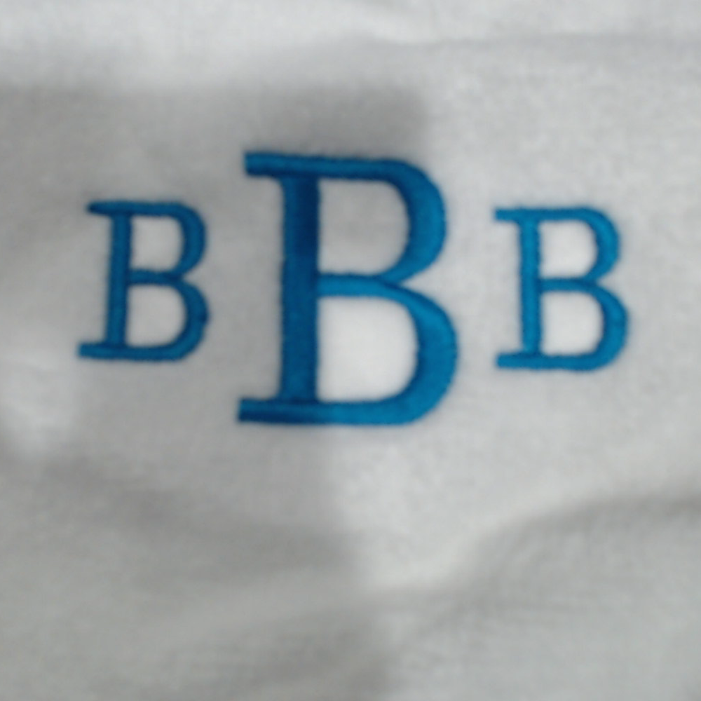 BLOOPER KIDS: Monogrammed Outline Baby Bib