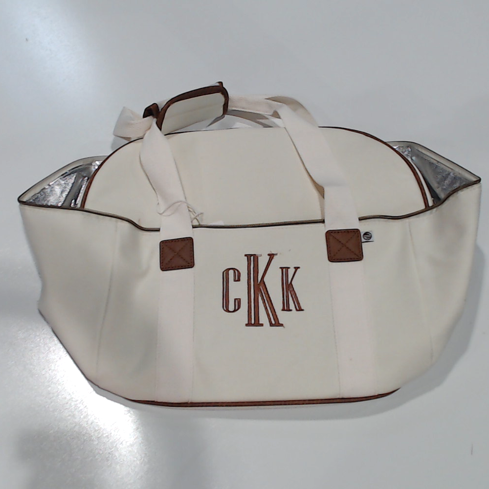 BLOOPER ACCESSORY: Monogrammed Slow Cooker Carrier