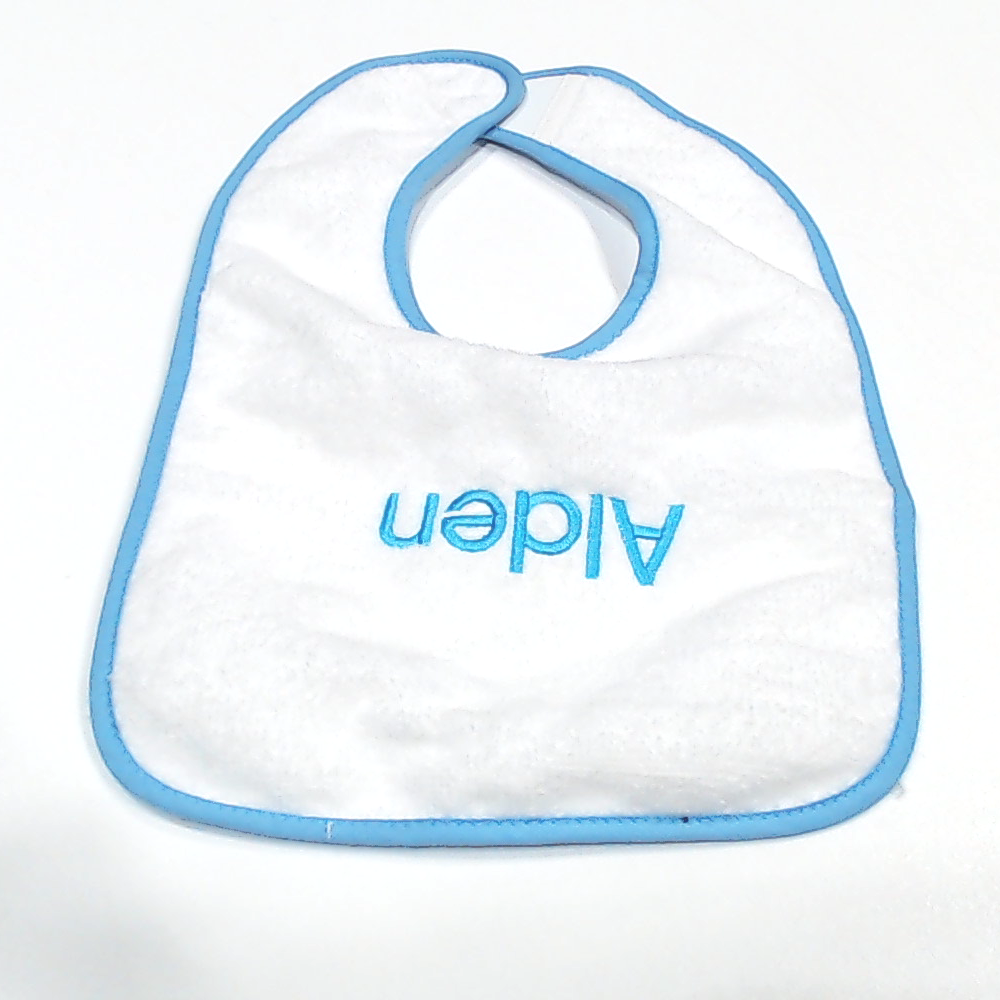 BLOOPER KIDS: Monogrammed Outline Baby Bib