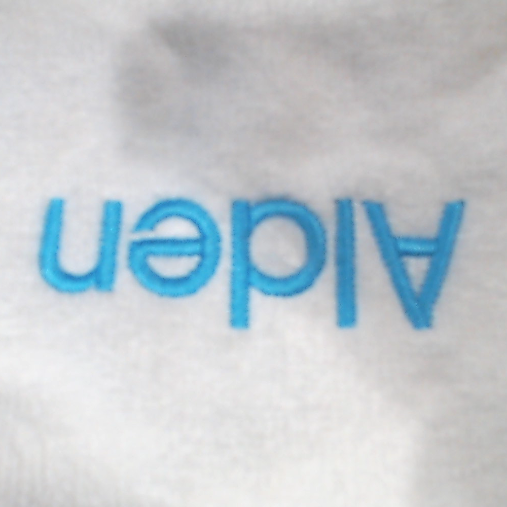 BLOOPER KIDS: Monogrammed Outline Baby Bib