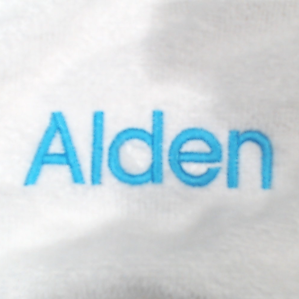 BLOOPER KIDS: Monogrammed Outline Baby Bib