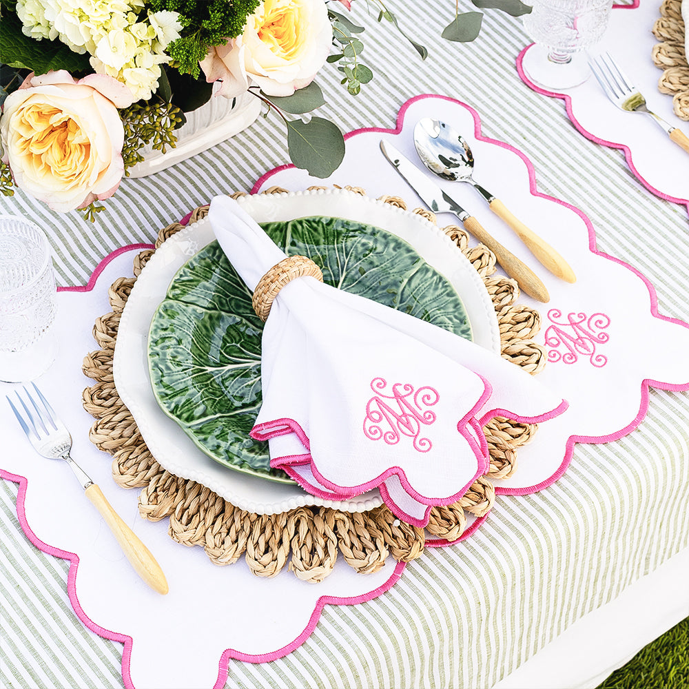 pink scalloped placemat and napkin