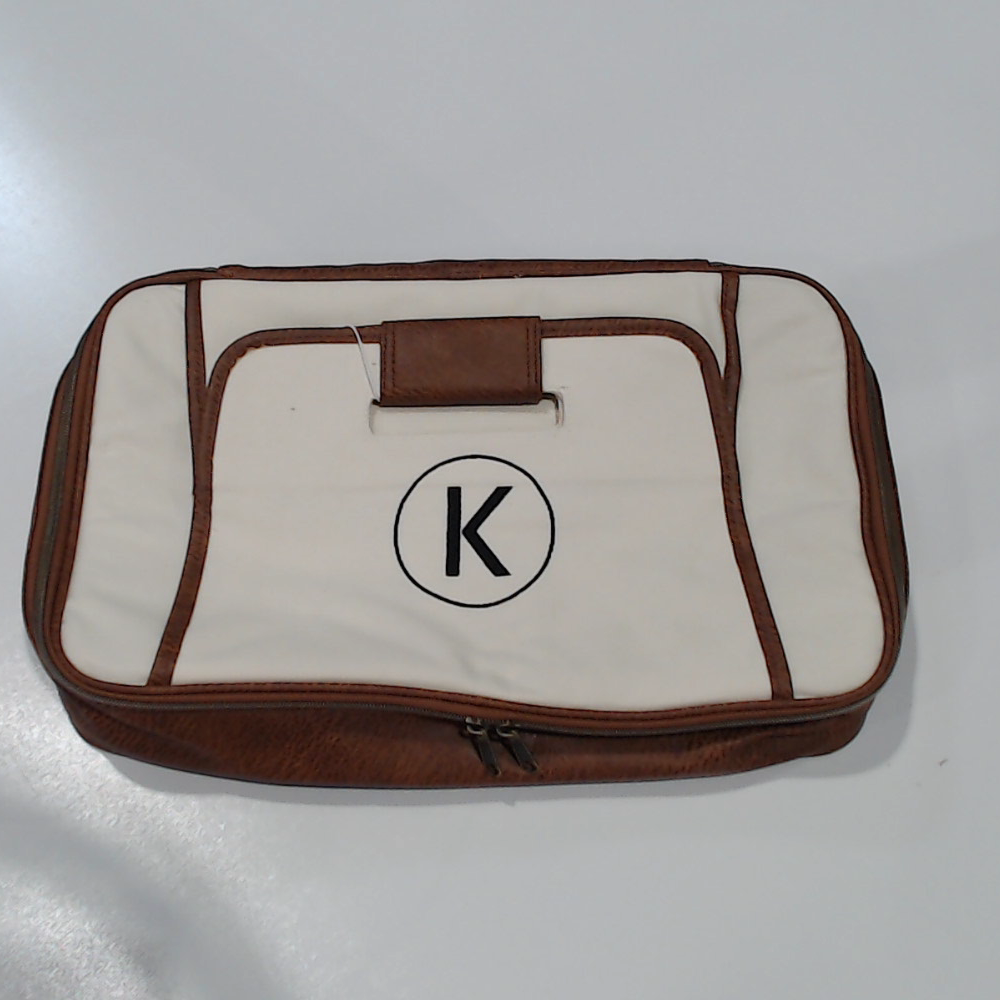 BLOOPER ACCESSORY: Monogrammed Casserole Carrier