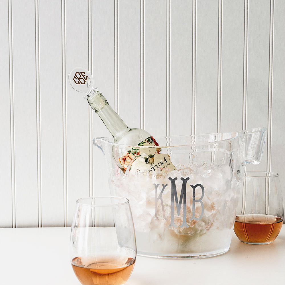 wine stopper and ice bucket with glasses