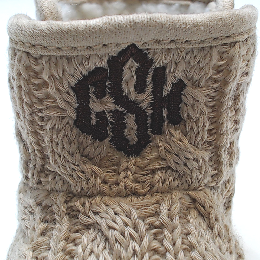 BLOOPER KIDS: Monogrammed Baby Booties