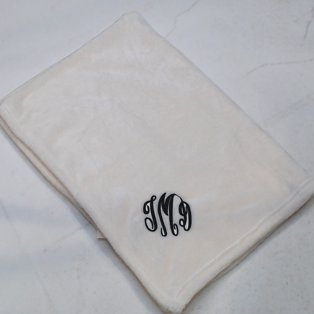 BLOOPER KIDS: Monogrammed Baby Blanket