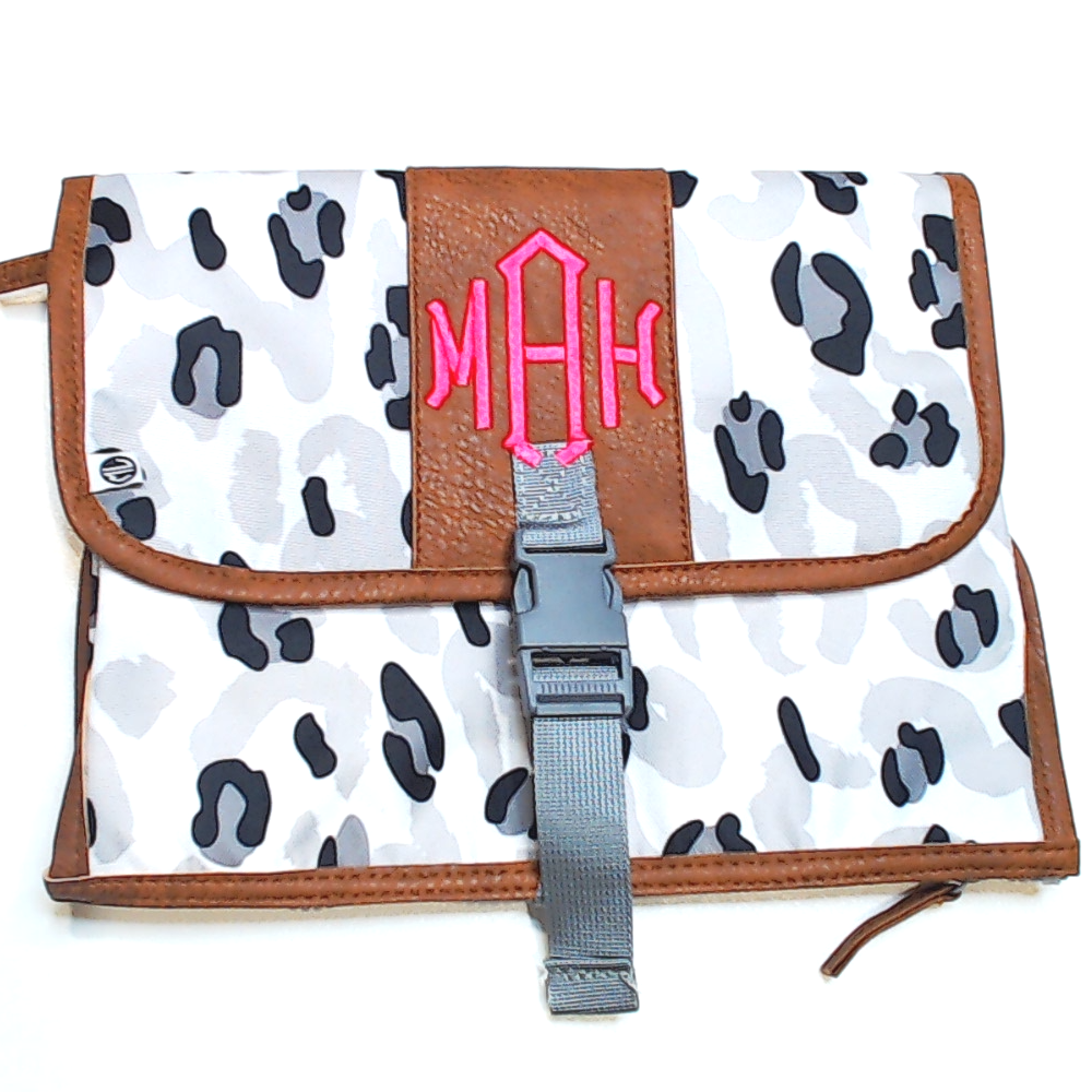 BLOOPER KIDS: Monogrammed Portable Baby Changing Pad