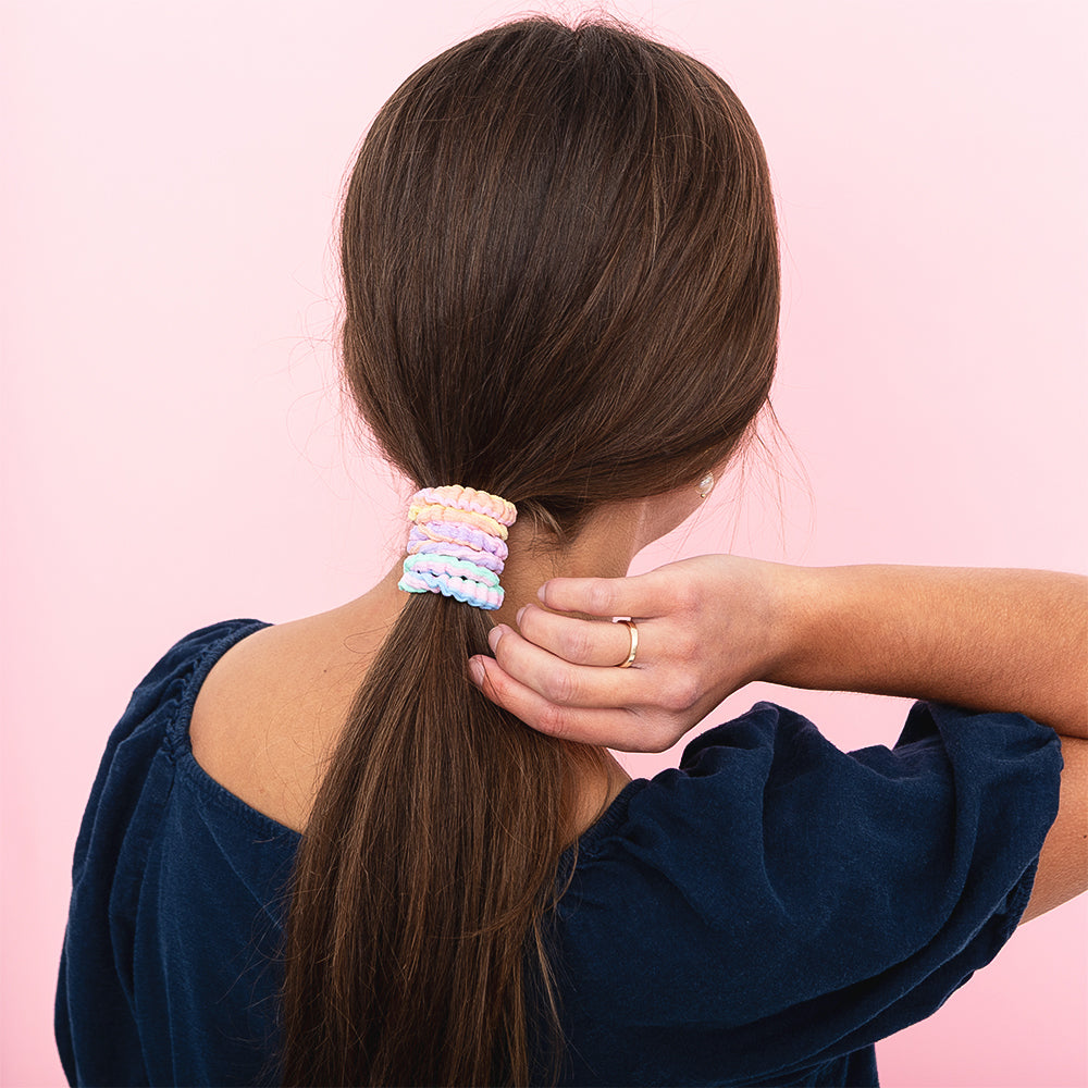 Girl wearing colorful hair tie set