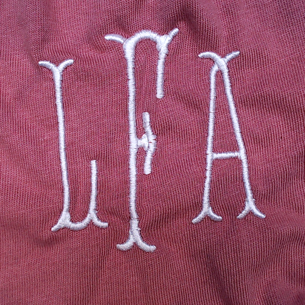 BLOOPER KIDS: Monogrammed Baby Bib