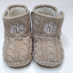 BLOOPER KIDS: Monogrammed Baby Booties