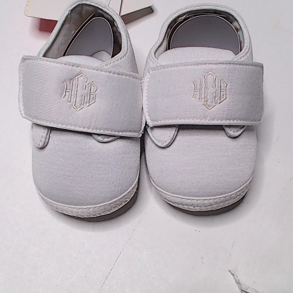 BLOOPER KIDS: Monogrammed Baby Shoes