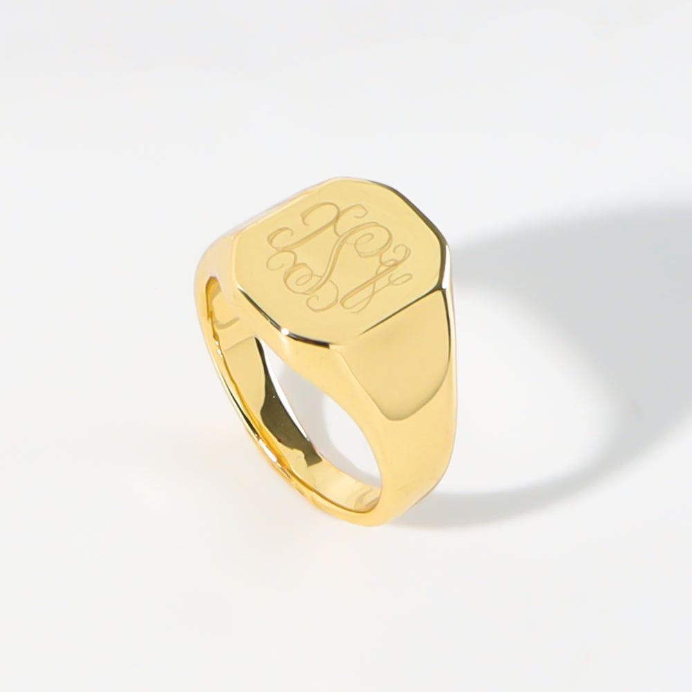 monogrammed signet ring in gold