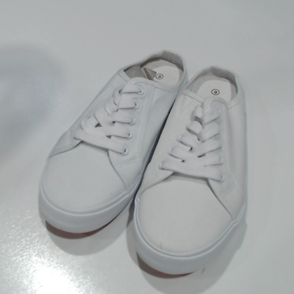 BLOOPER SHOES: BLANK White Sneakers