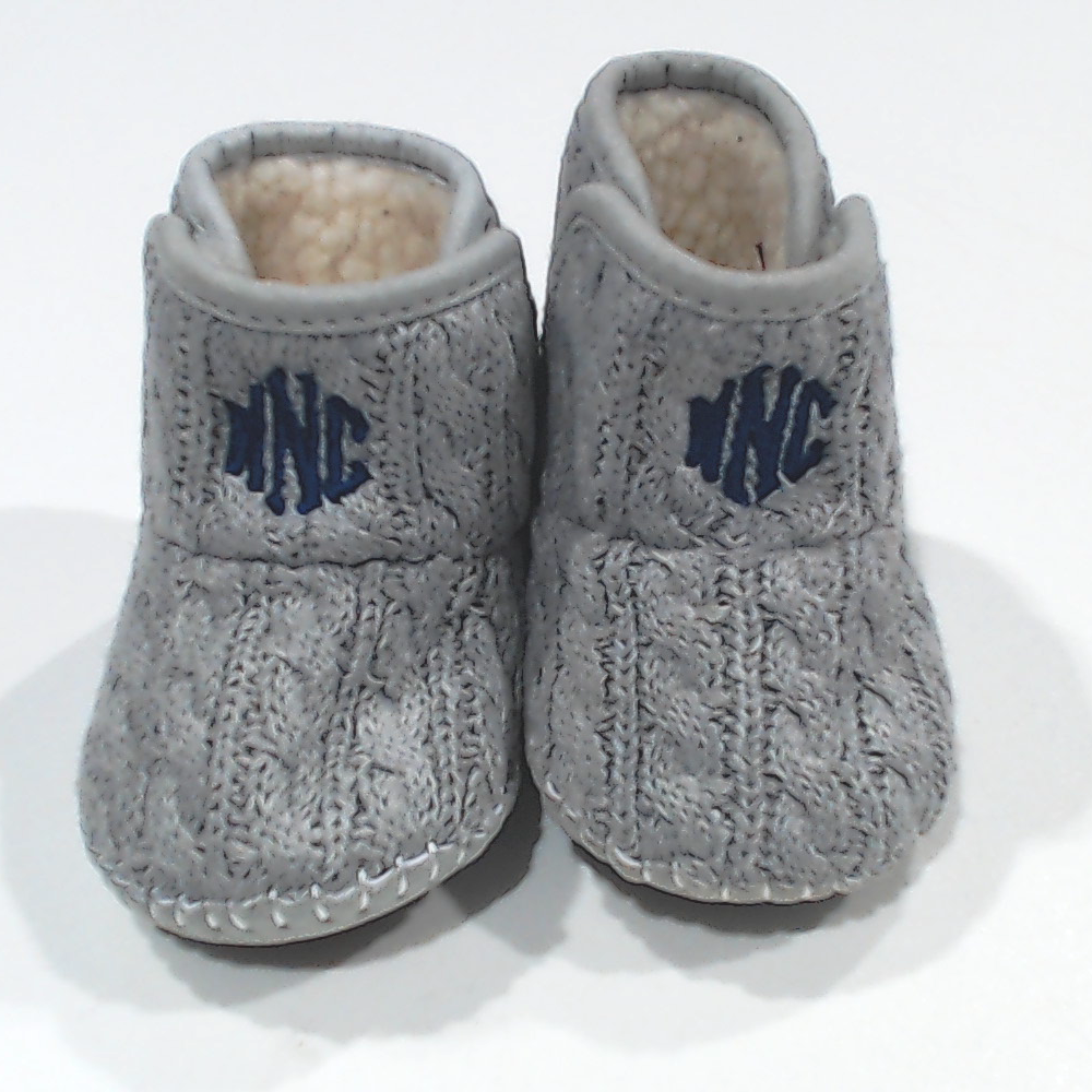 BLOOPER KIDS: Monogrammed Baby Booties