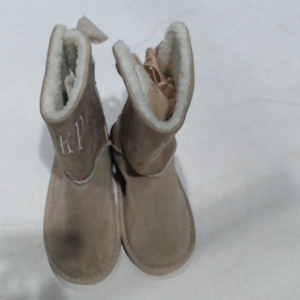 BLOOPER KIDS: Monogrammed Kids Sherpa Tie Booties