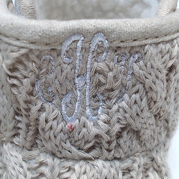 BLOOPER KIDS: Monogrammed Baby Booties