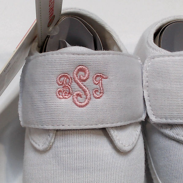 BLOOPER KIDS: Monogrammed Baby Shoes