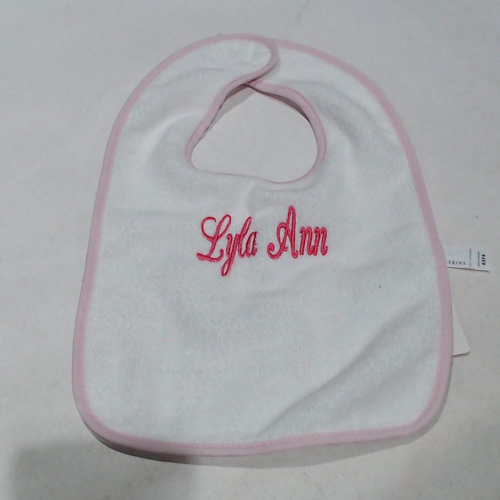 BLOOPER KIDS: Monogrammed Outline Baby Bib