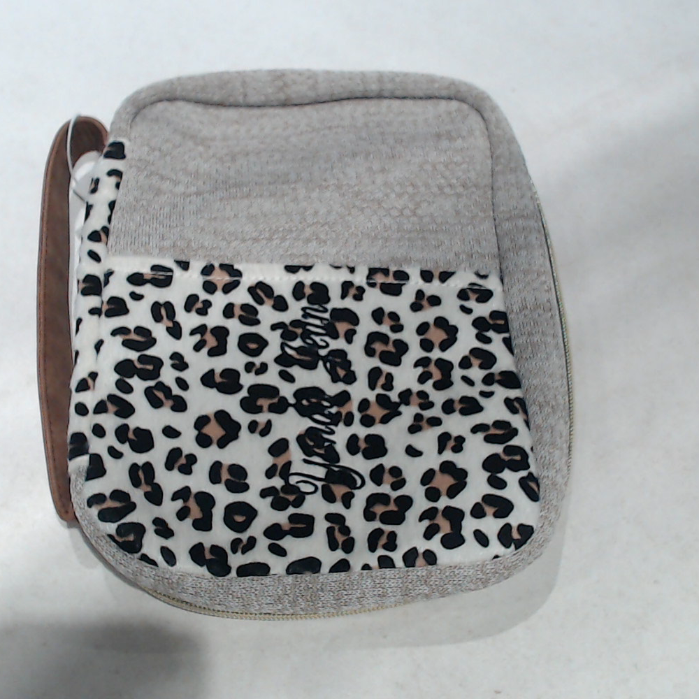 BLOOPER ACCESSORY : Monogrammed Leopard Bible Carrier