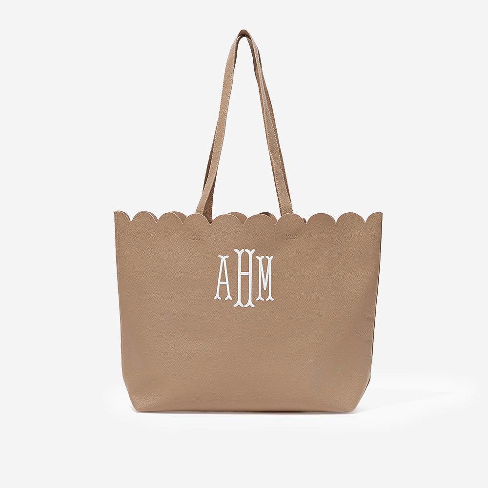 Monogrammed scallop tote bag in tan