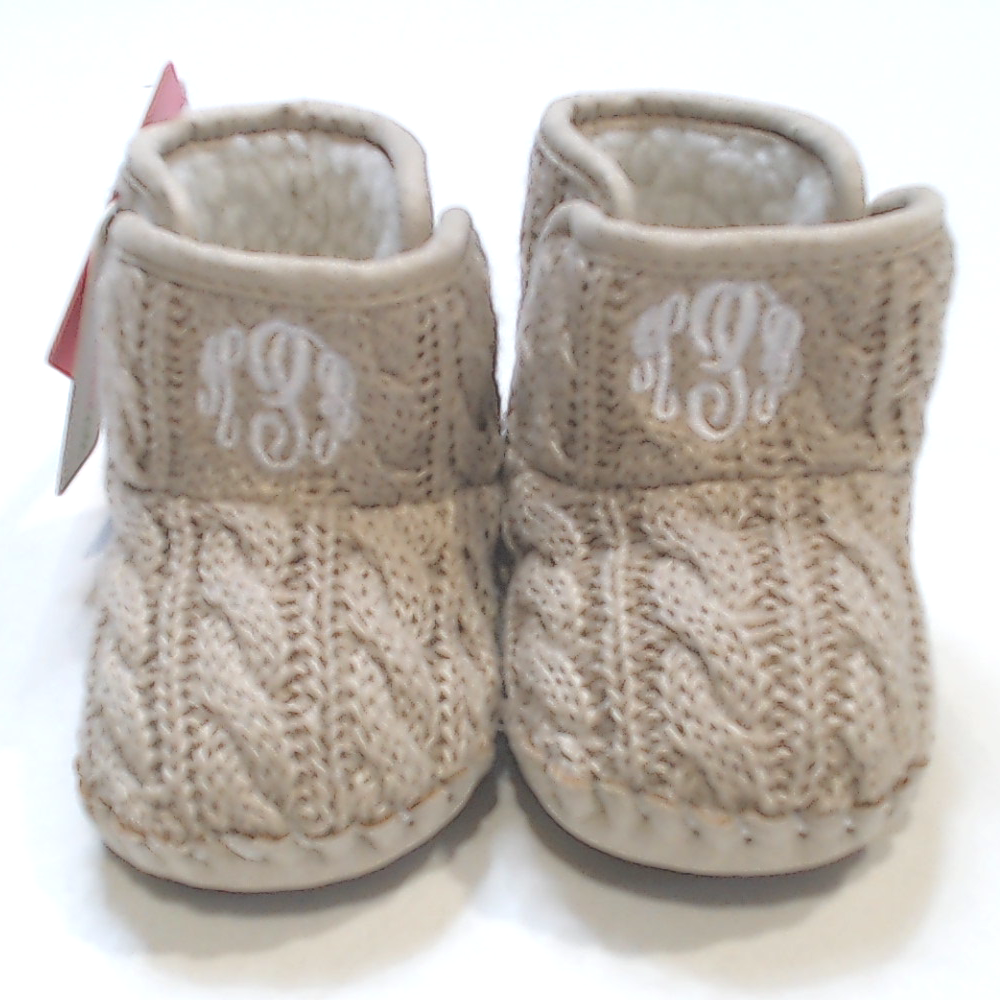 BLOOPER KIDS: Monogrammed Baby Booties
