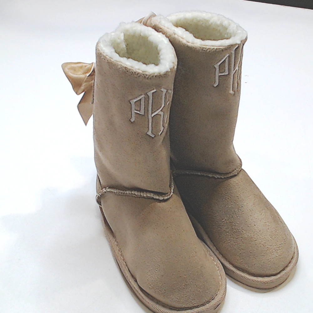 BLOOPER KIDS: Monogrammed Kids Sherpa Tie Booties