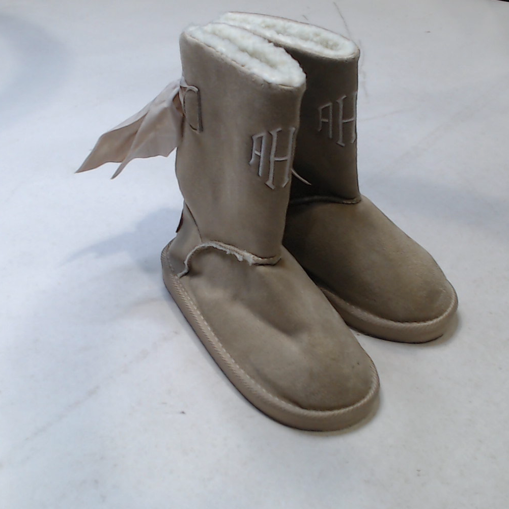 BLOOPER KIDS: Monogrammed Kids Sherpa Tie Booties