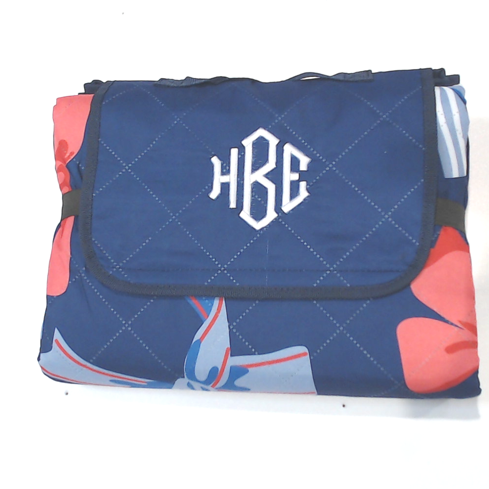 BLOOPER BAG: Personalized Picnic Blanket