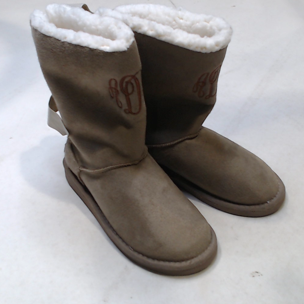 BLOOPER KIDS: Monogrammed Kids Sherpa Tie Booties