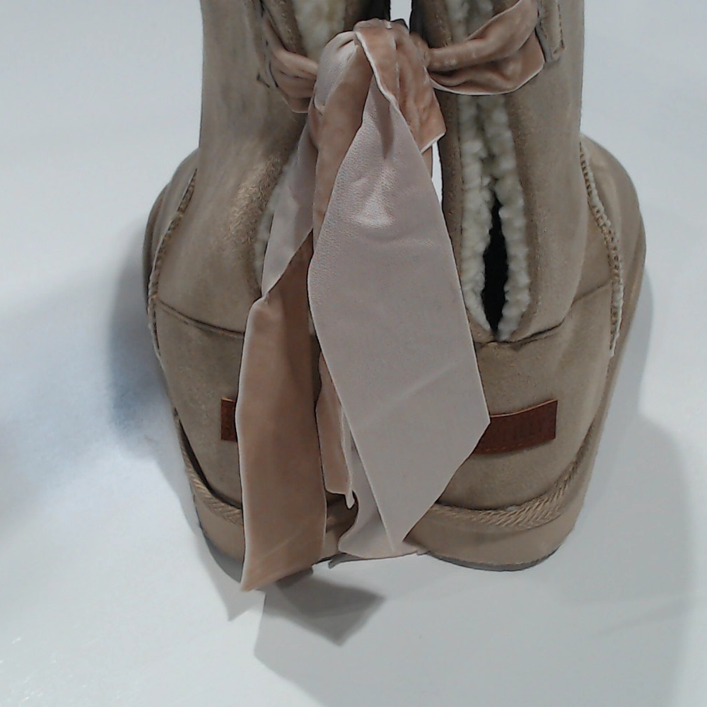 BLOOPER SHOES: Sherpa Booties