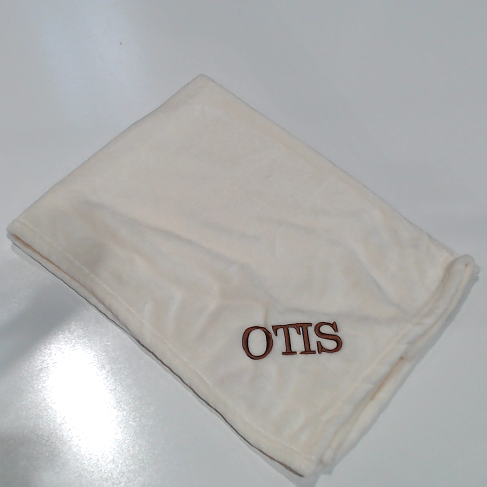 BLOOPER KIDS: Monogrammed Baby Blanket