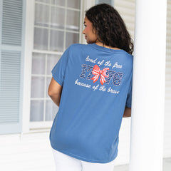 back of light navy t-shirt on julia
