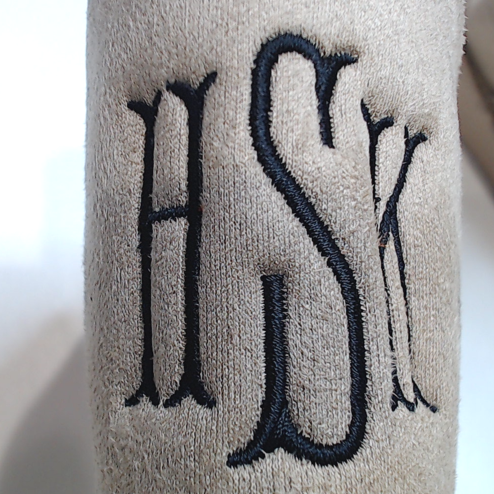 BLOOPER KIDS: Monogrammed Kids Sherpa Tie Booties