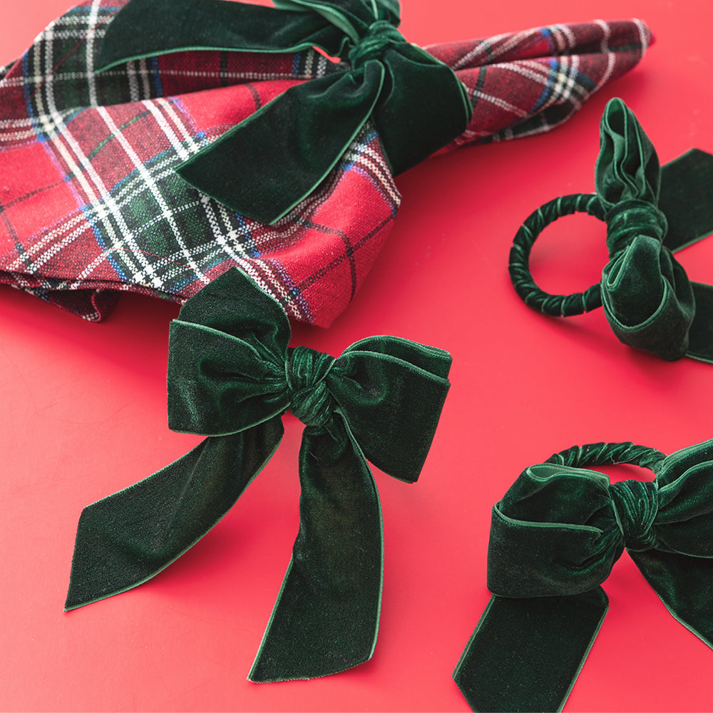 close up of bow napkins holders 