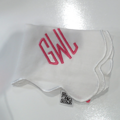 BLOOPER ACCESSORY: Monogrammed Scalloped Placemat