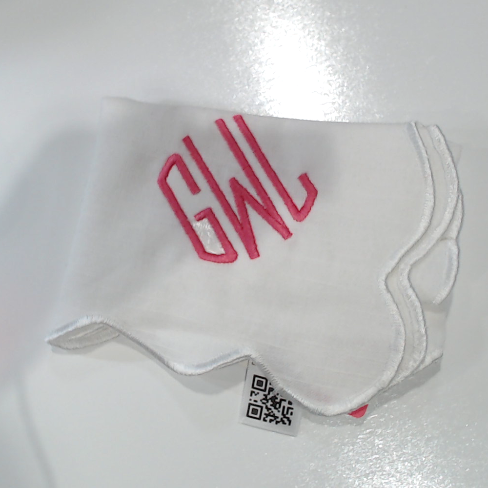 BLOOPER ACCESSORY: Monogrammed Scalloped Placemat
