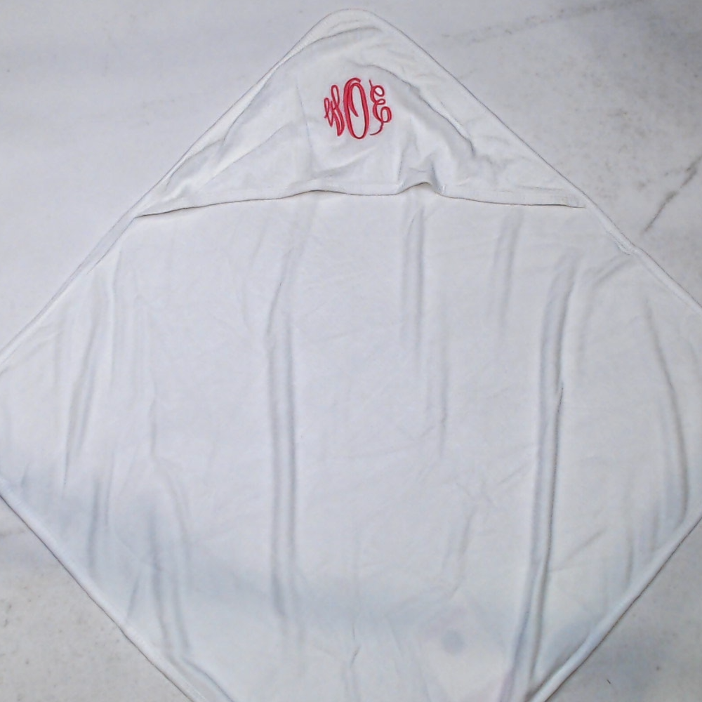 BLOOPER KIDS: Monogrammed Baby Hooded Bath Towel