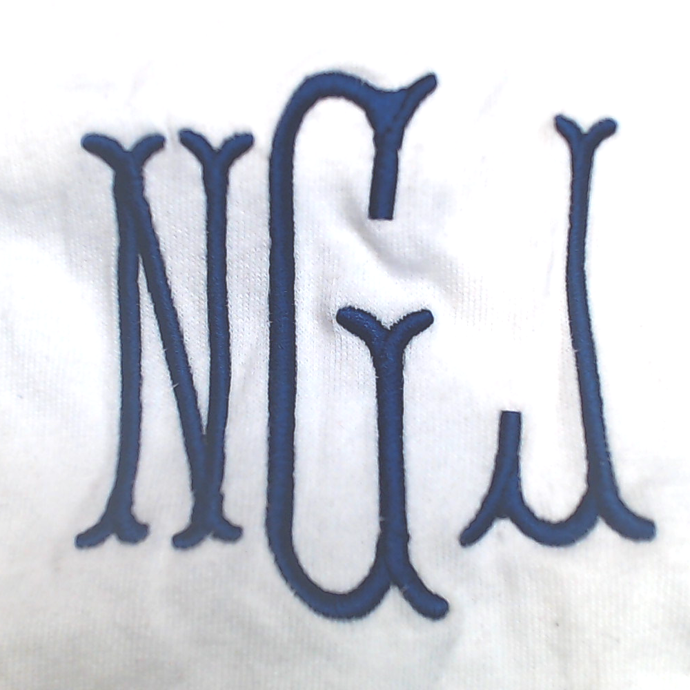 BLOOPER KIDS: Monogrammed Baby Bib