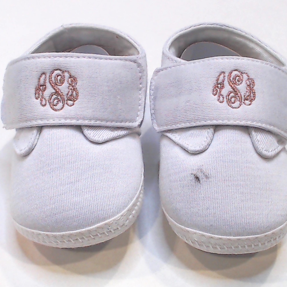 BLOOPER KIDS: Monogrammed Baby Shoes