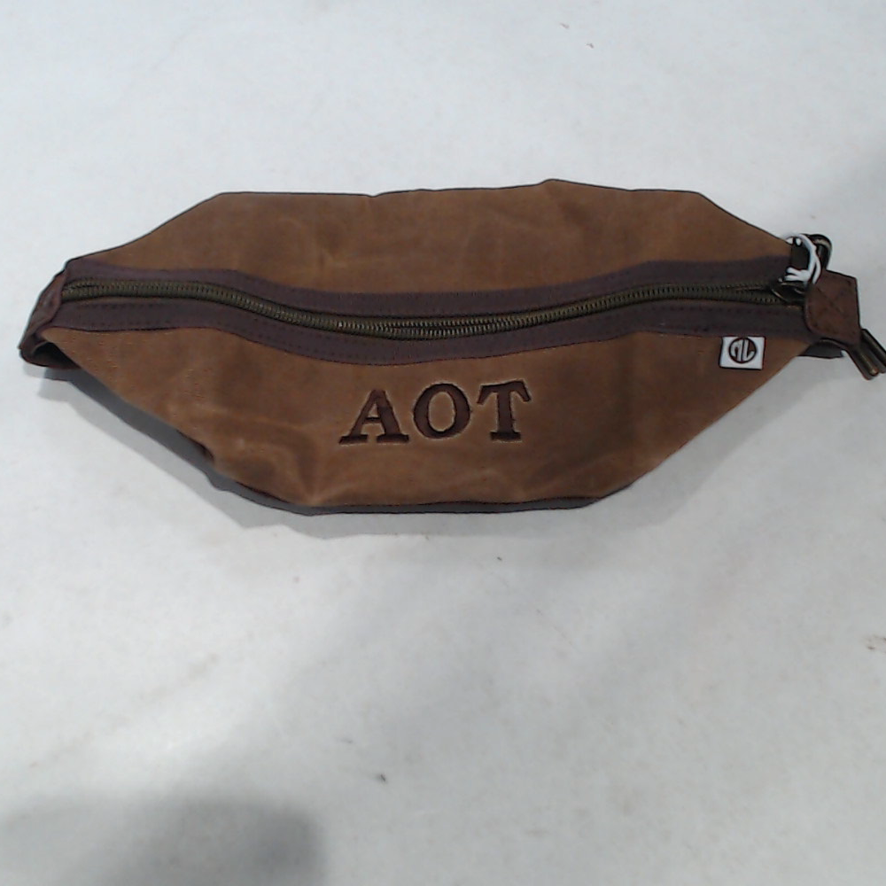 BLOOPER KIDS: Personalized Kids Waxed Canvas Dopp Kit