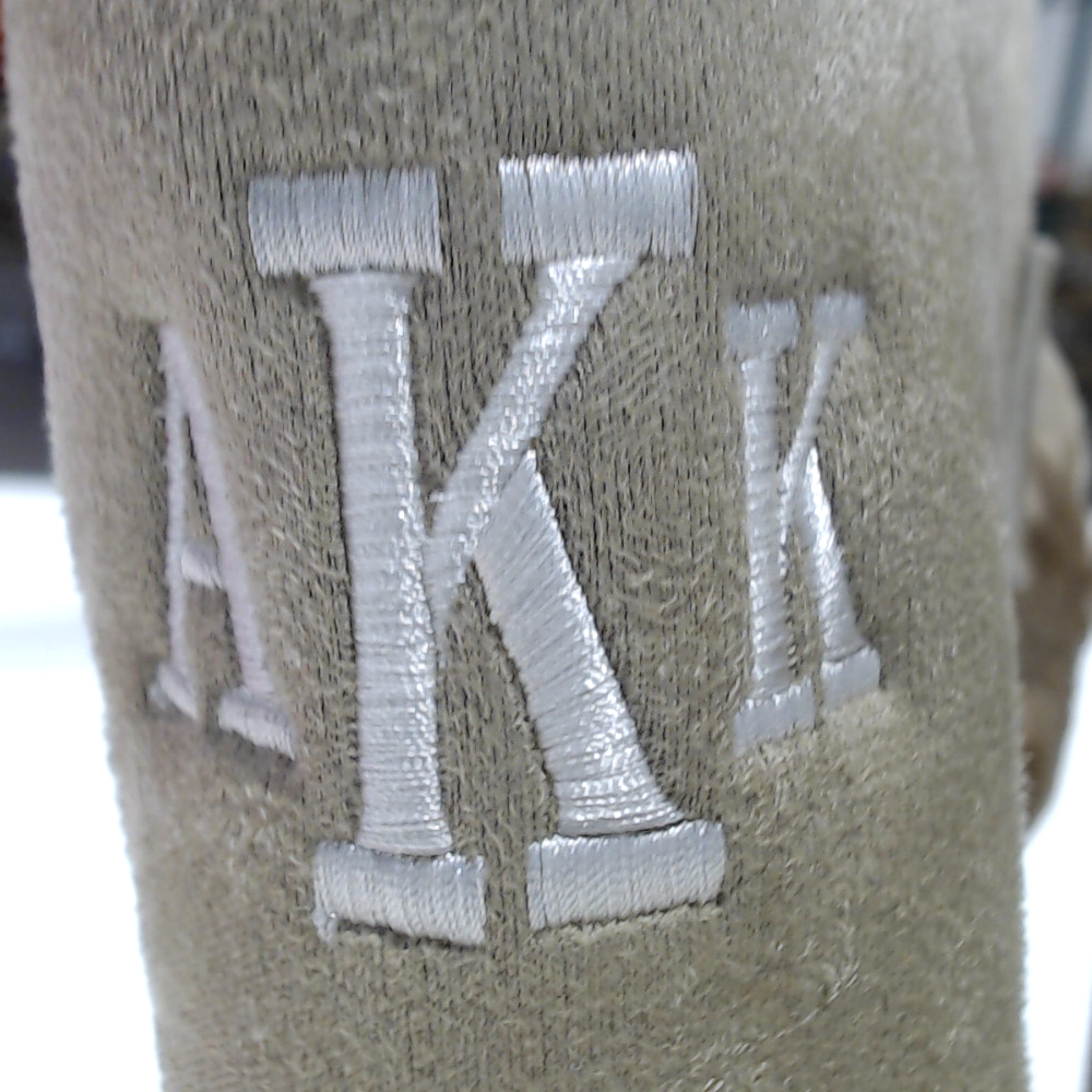 BLOOPER KIDS: Monogrammed Kids Sherpa Tie Booties