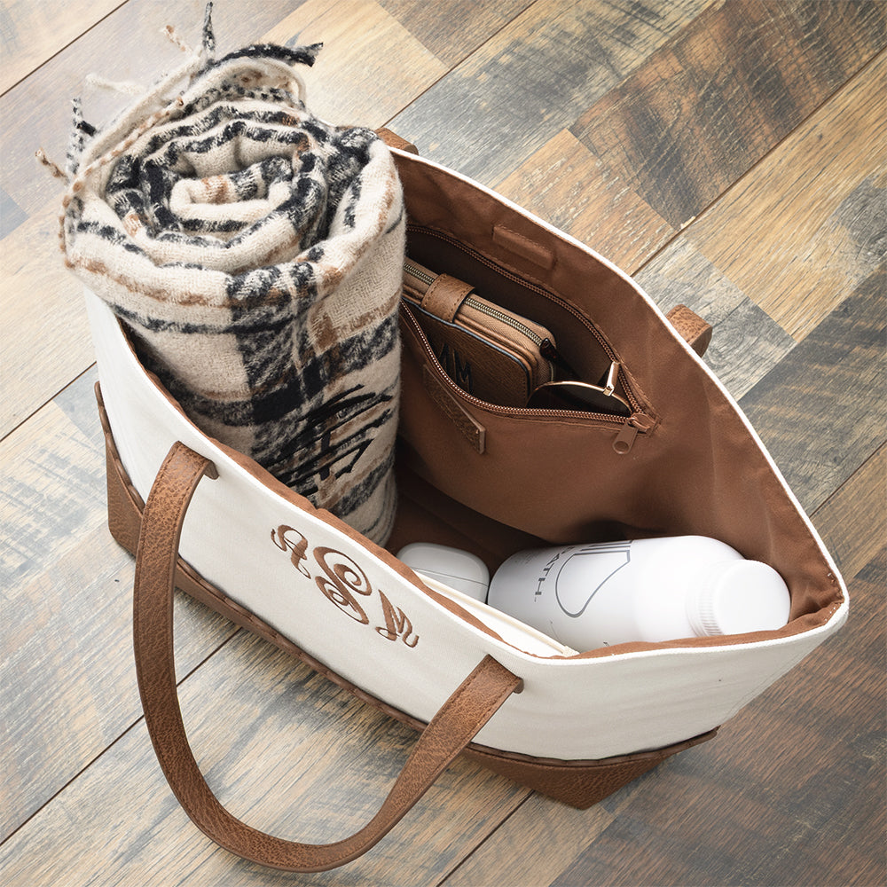 ivory scallop tote inside shot
