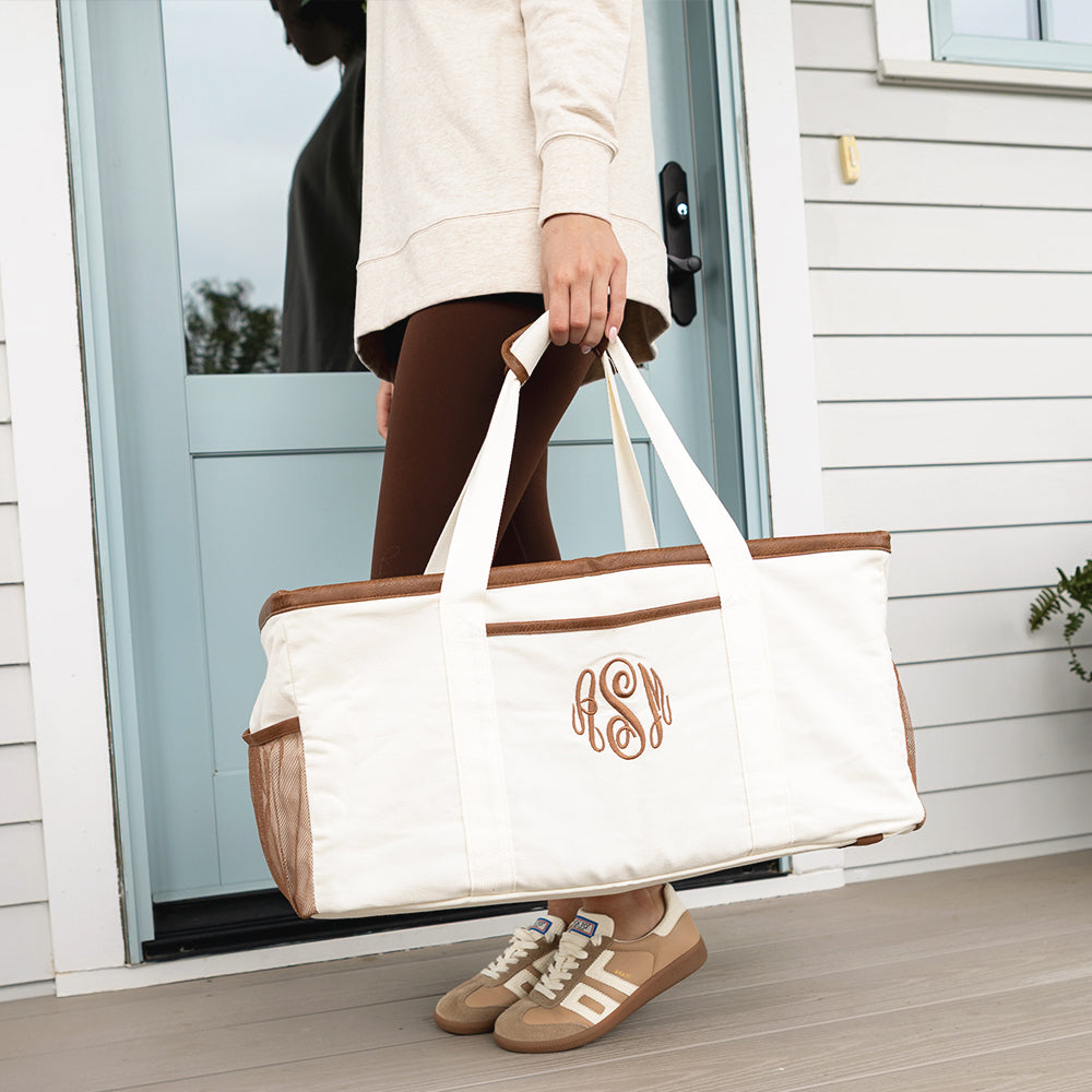 ivory wire top extra large tote in hand