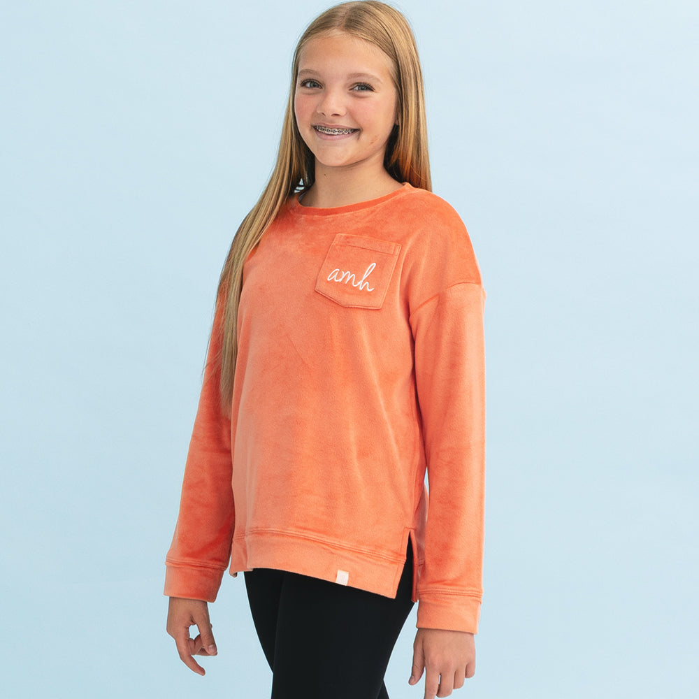[hadie] girl wearing pumpkin kids softspun sweatshirt