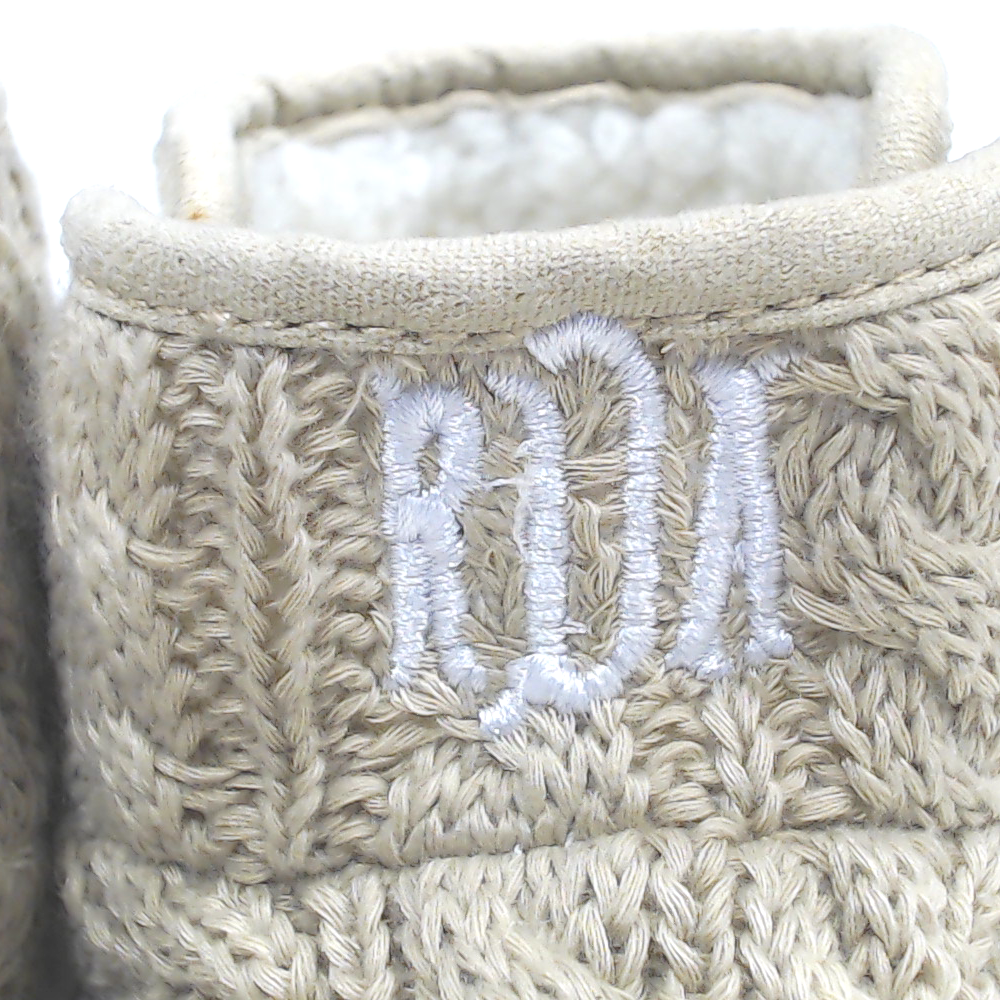 BLOOPER KIDS: Monogrammed Baby Booties
