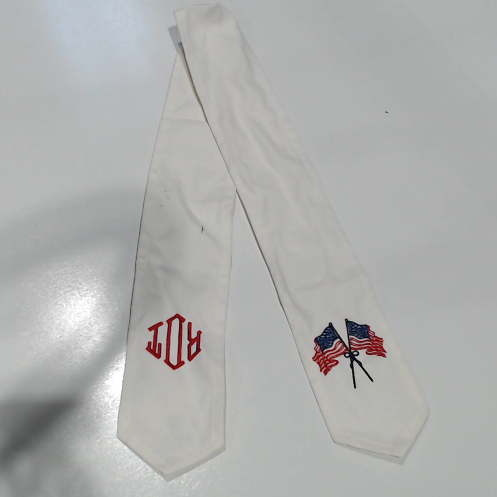 BLOOPER ACCESSORY: Personalized America Wreath Sash